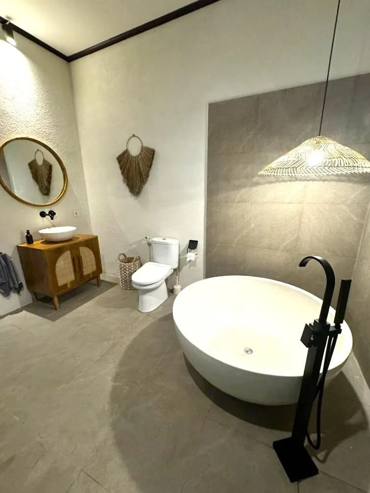 Villa Cucu - Legian - 3 Bedroom 0*, Legian (Bali)
